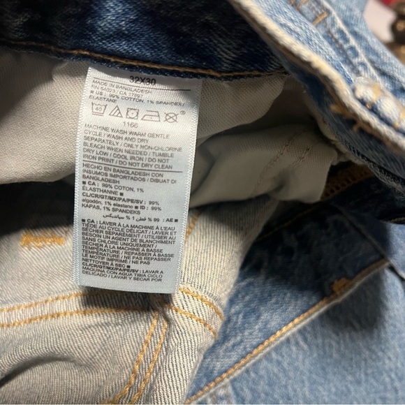 Old Navy Men’ 32x30 Basic Skinny Built In Flex Medium Wash Distressed Jeans NWT - Picture 12 of 14